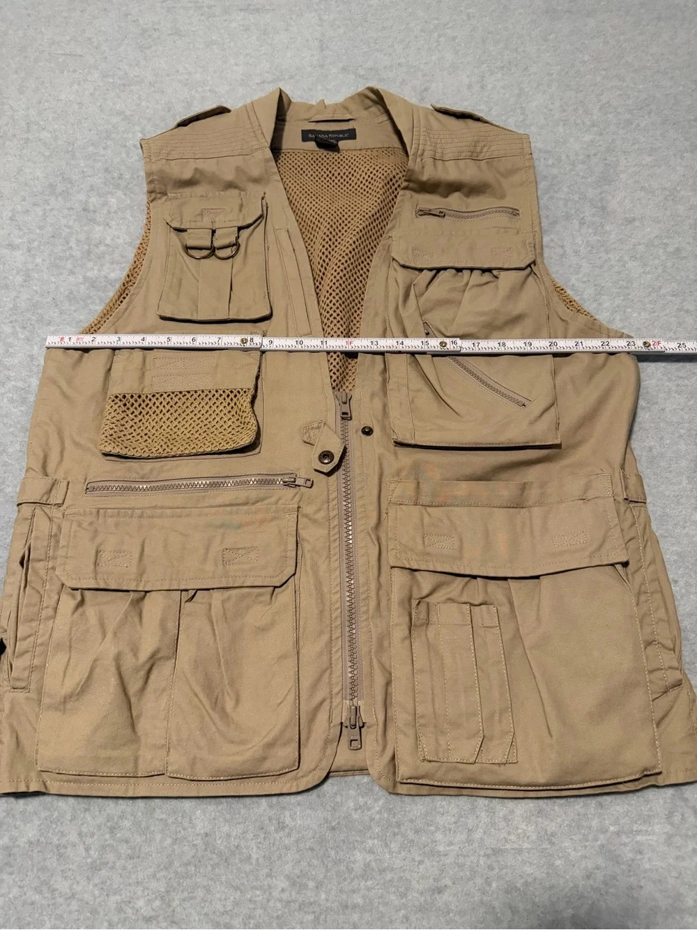 Banana Republic Safari Photographer Hiking Hunting Camping Fishing Khaki Vest M